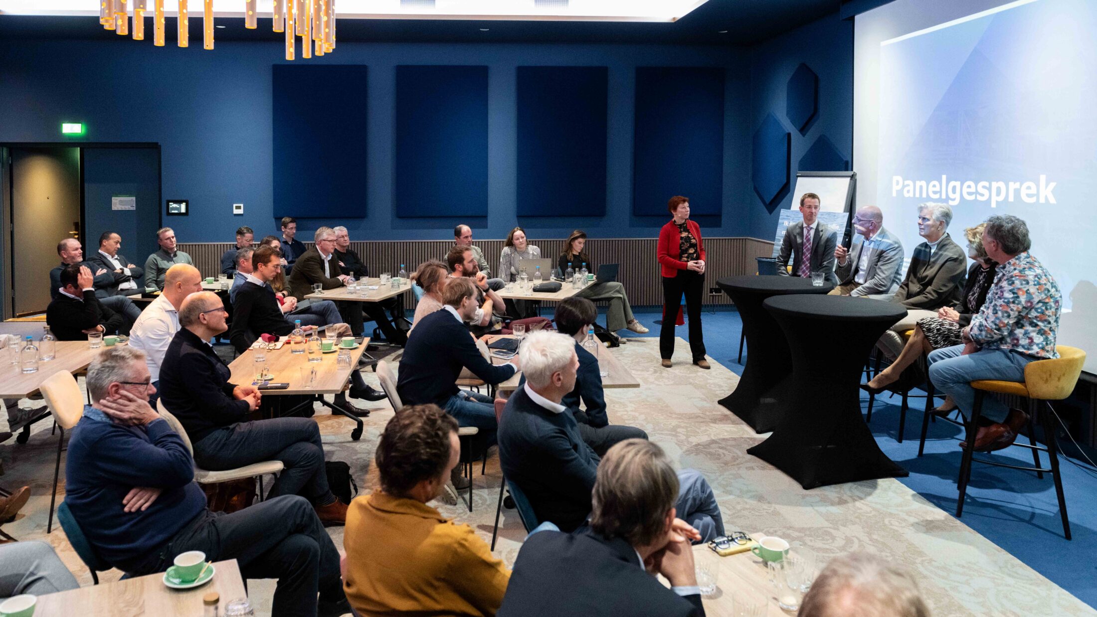 Bouwtafel Waterzuinige Wijken, bestuurlijk overleg op woensdag 11 december. Panelgesprek met directeuren en bestuurders